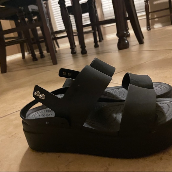 Crocs sandals. - Picture 3 of 6